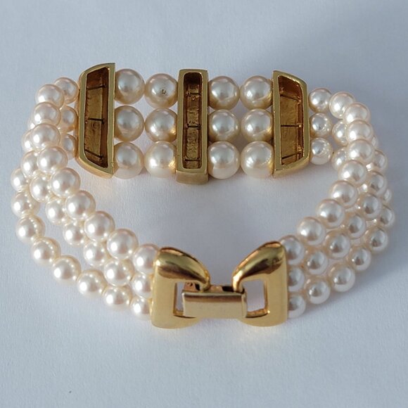 Signed Napier Faux Pearl with Gold-tone Bar Bracelet - Picture 4 of 10
